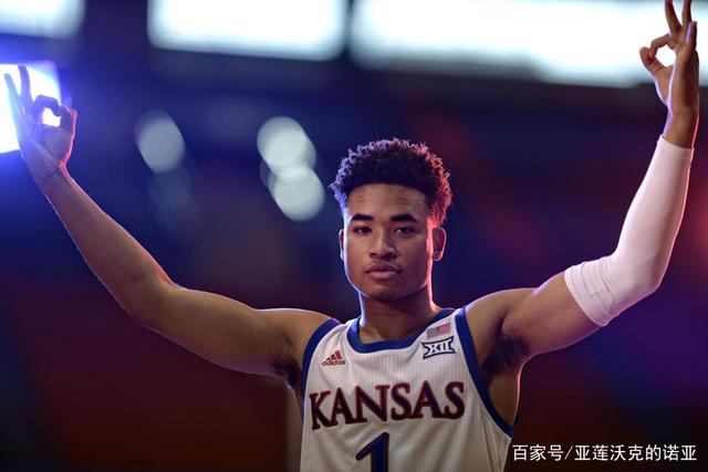 班凯罗36分魔术送尼克斯4连败 黄蜂擒鹰3连胜